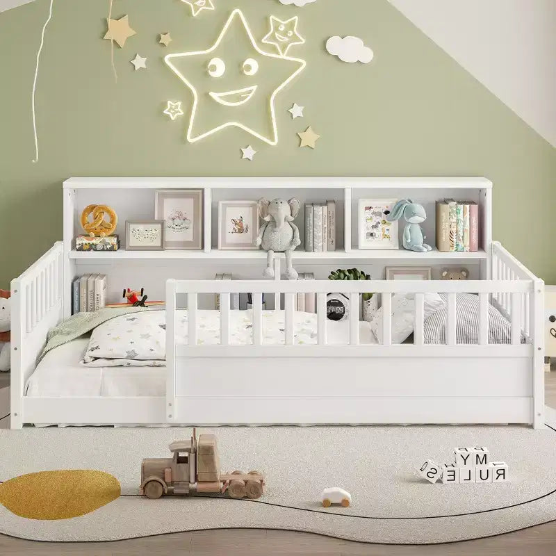 Lit de sol avec rambarde et rangement latéral en pin moderne