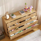 Commode, 8 tiroirs, 55 po de large, moderne en bois avec poignées en métal, naturelle