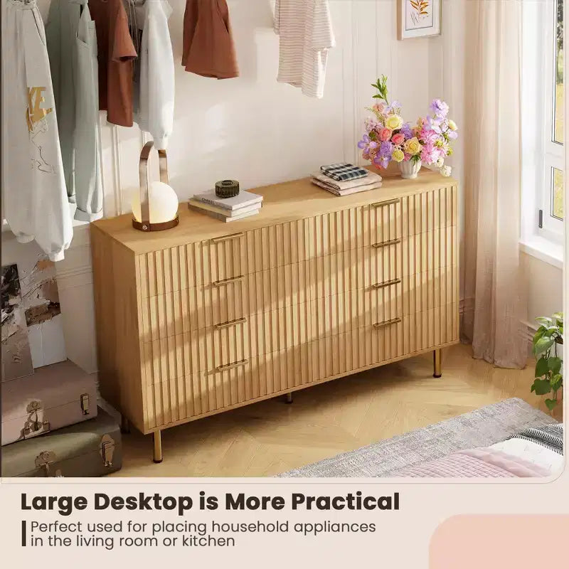 Commode, 8 tiroirs, 55 po de large, moderne en bois avec poignées en métal, naturelle