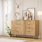 Commode, 8 tiroirs, 55 po de large, moderne en bois avec poignées en métal, naturelle