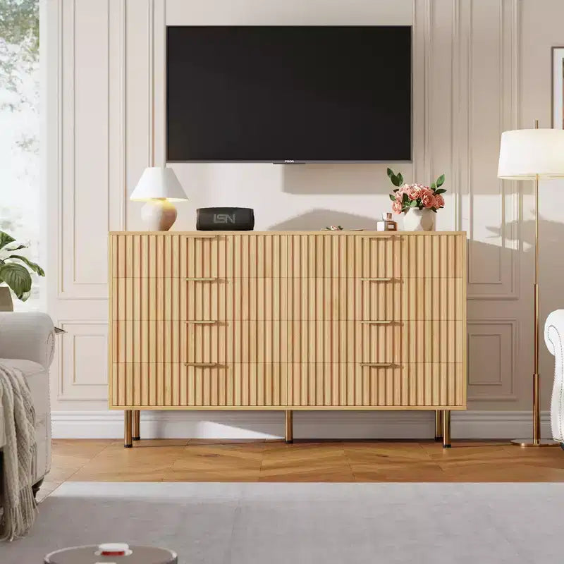 Commode, 8 tiroirs, 55 po de large, moderne en bois avec poignées en métal, naturelle