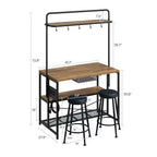 Îlot de cuisine avec prise de courant et 2 tabourets de bar, étagère de boulanger industrielle avec 3 niveaux et 5 crochets, meuble à micro-ondes pour bar à café pour salle à manger