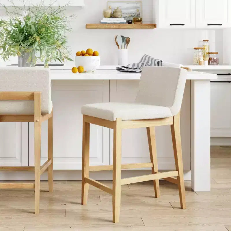 Tabouret de bar hauteur comptoir Gracie : Bois massif, revêtement en lin, capacité de 136 kg