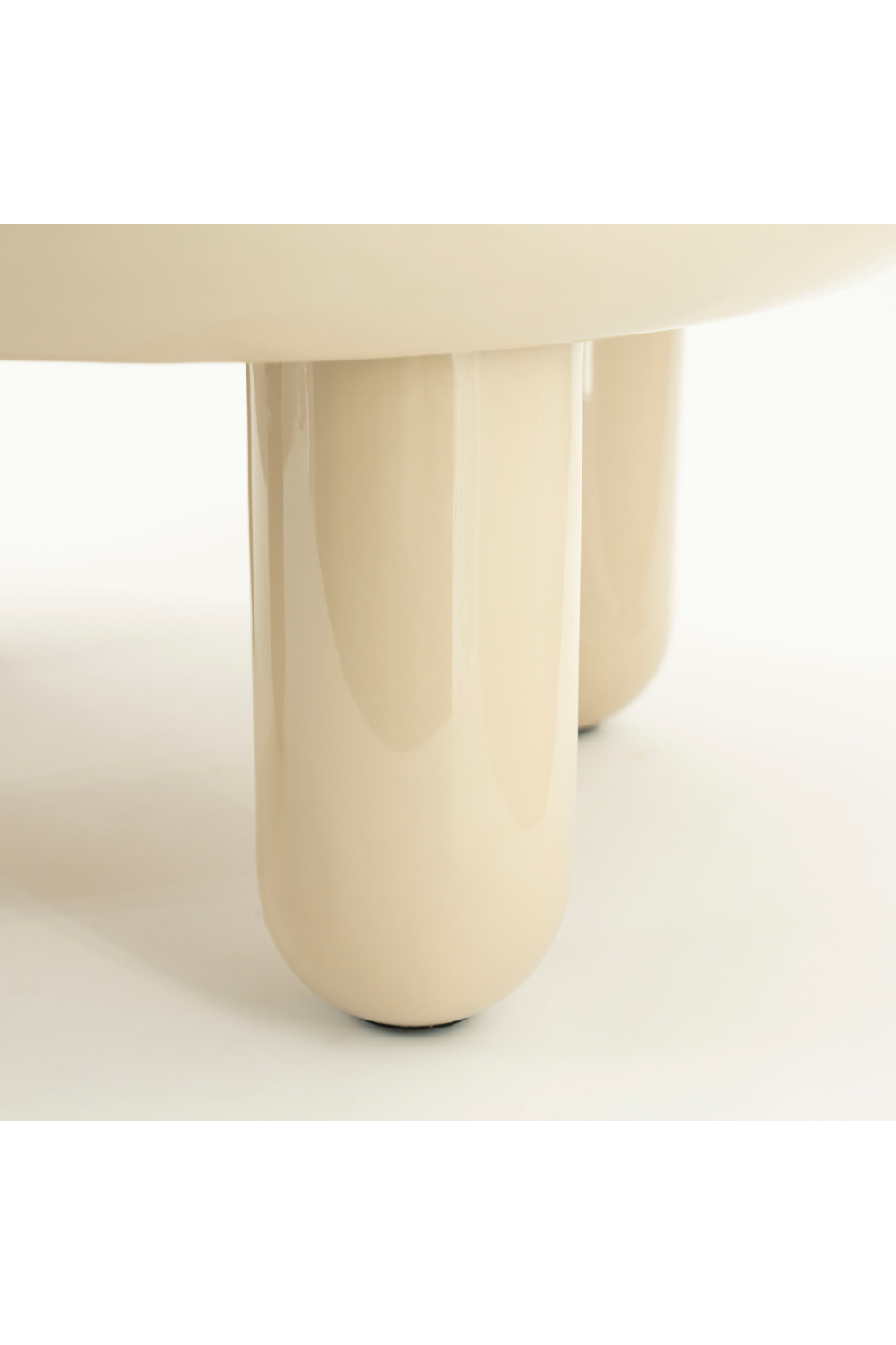 Table basse ronde en fer brillant
