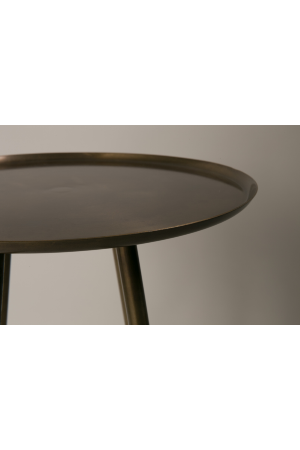 Table d'appoint en laiton antique