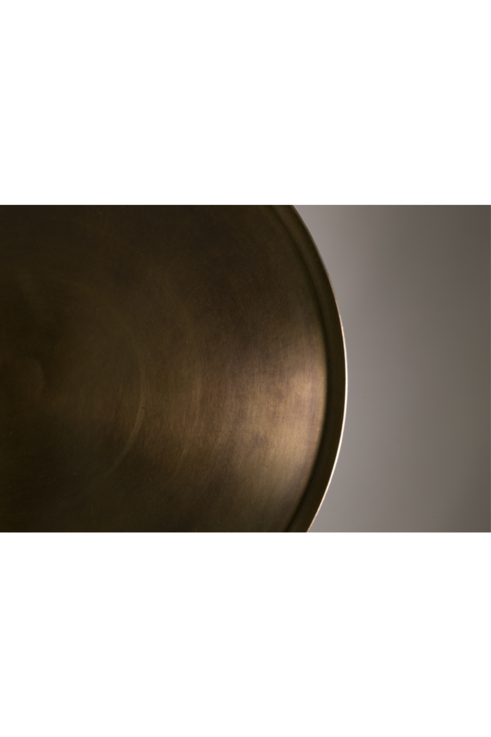 Table d'appoint en laiton antique