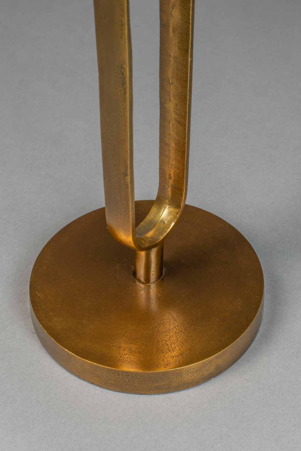Table d'appoint rétro dorée