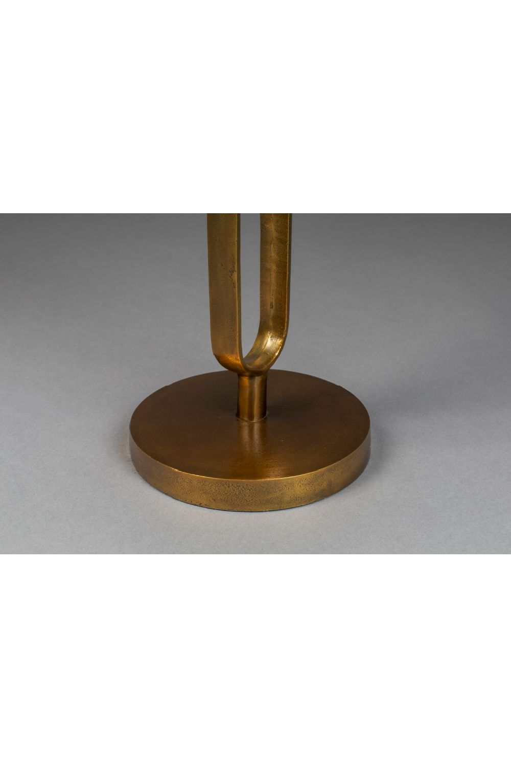 Table d'appoint rétro dorée