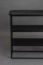 Console noire avec étagères