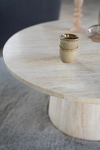 Table basse piédestal en travertin