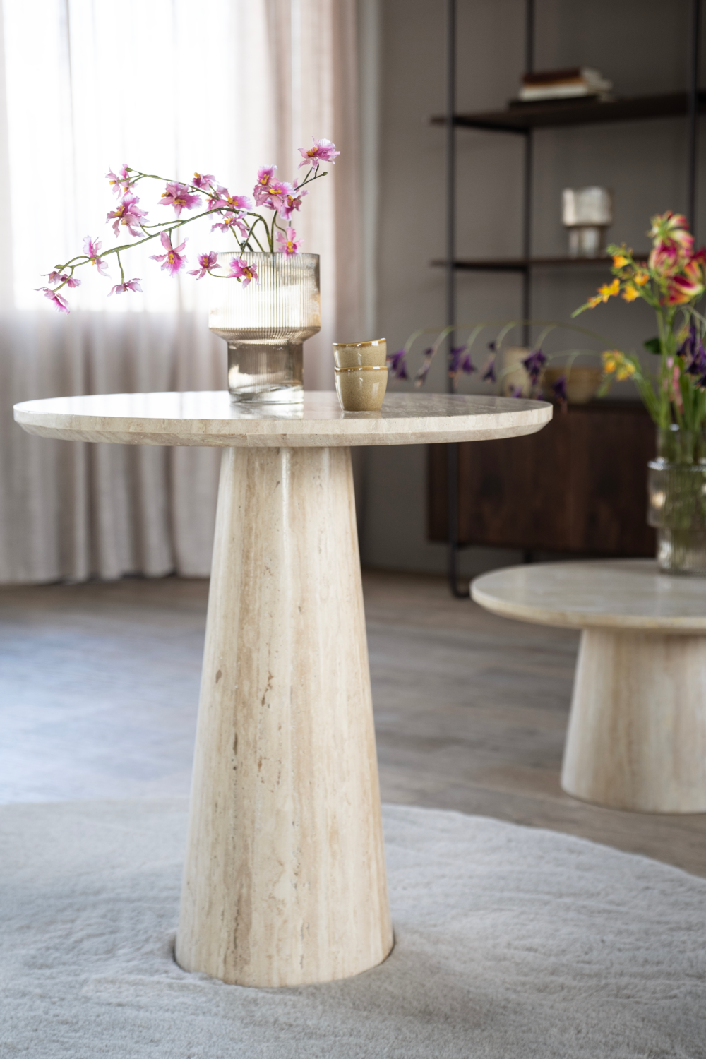 Table à manger piédestal en travertin