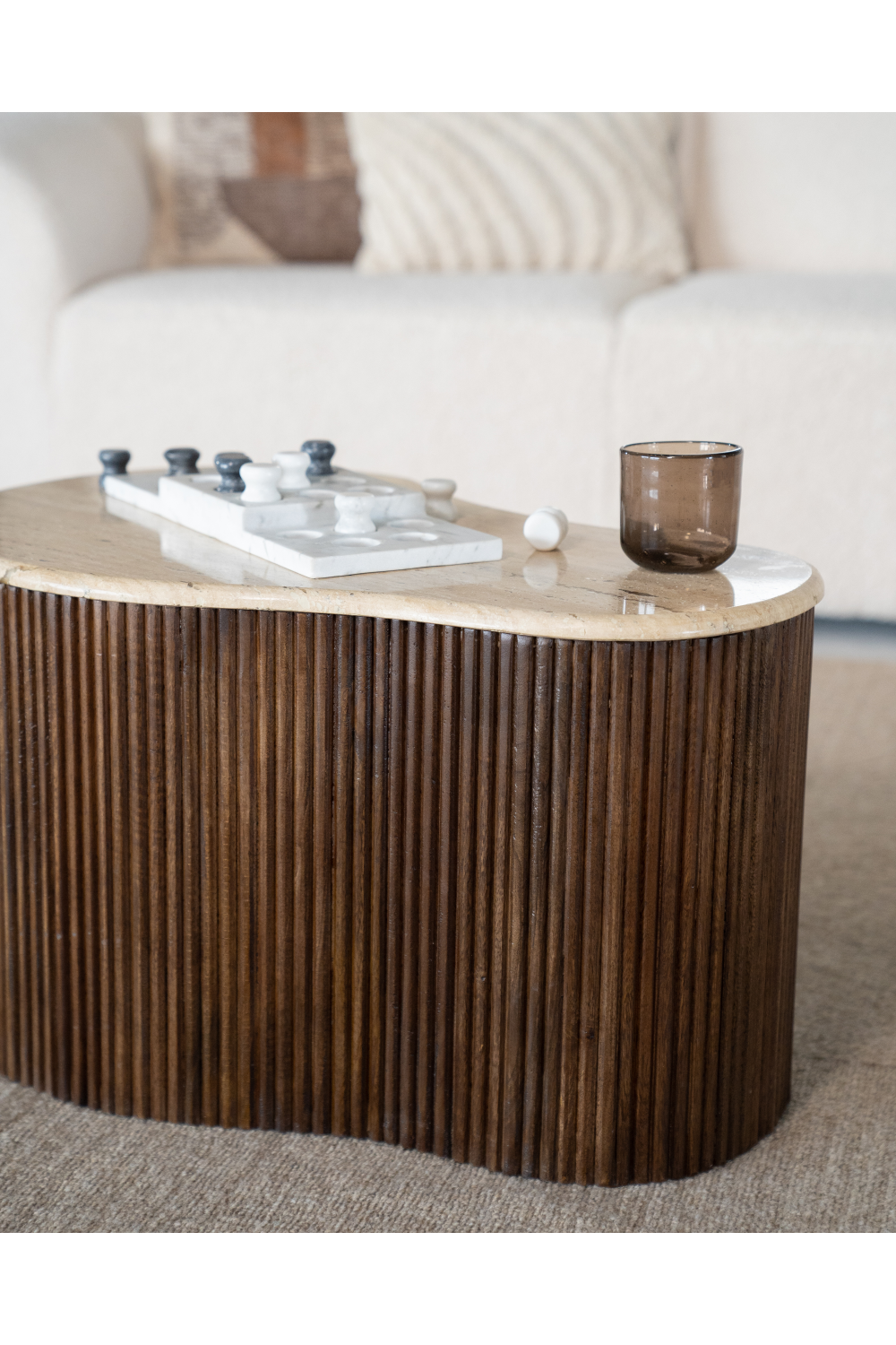 Table basse organique en travertin
