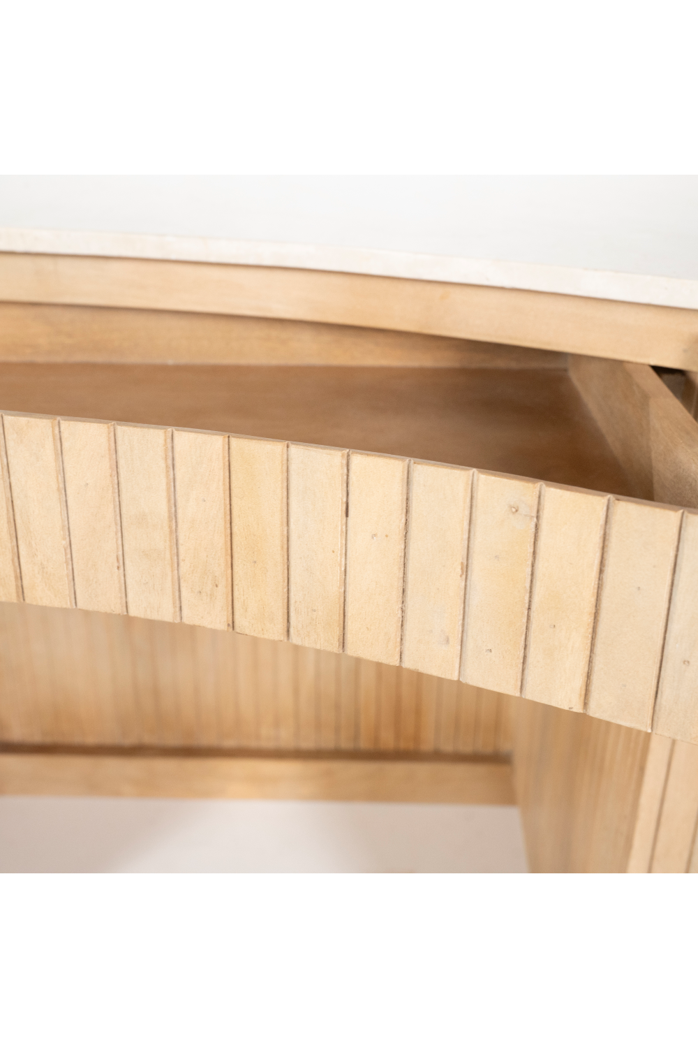 Bureau en marbre de forme organique