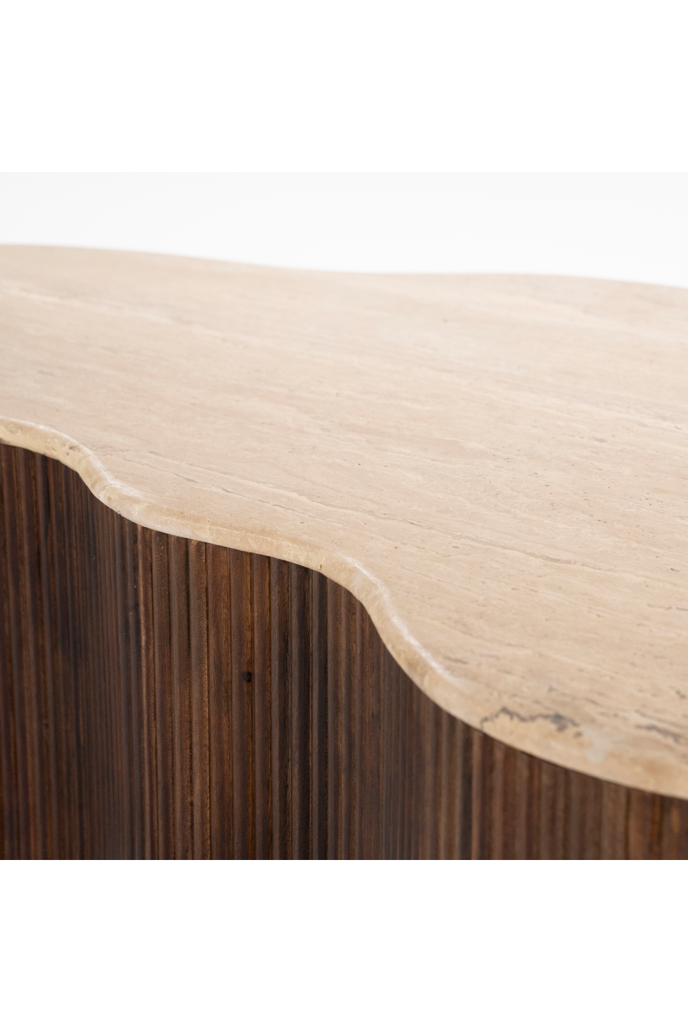 Table basse en travertin de forme organique