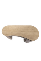 Bureau en travertin aux formes organiques