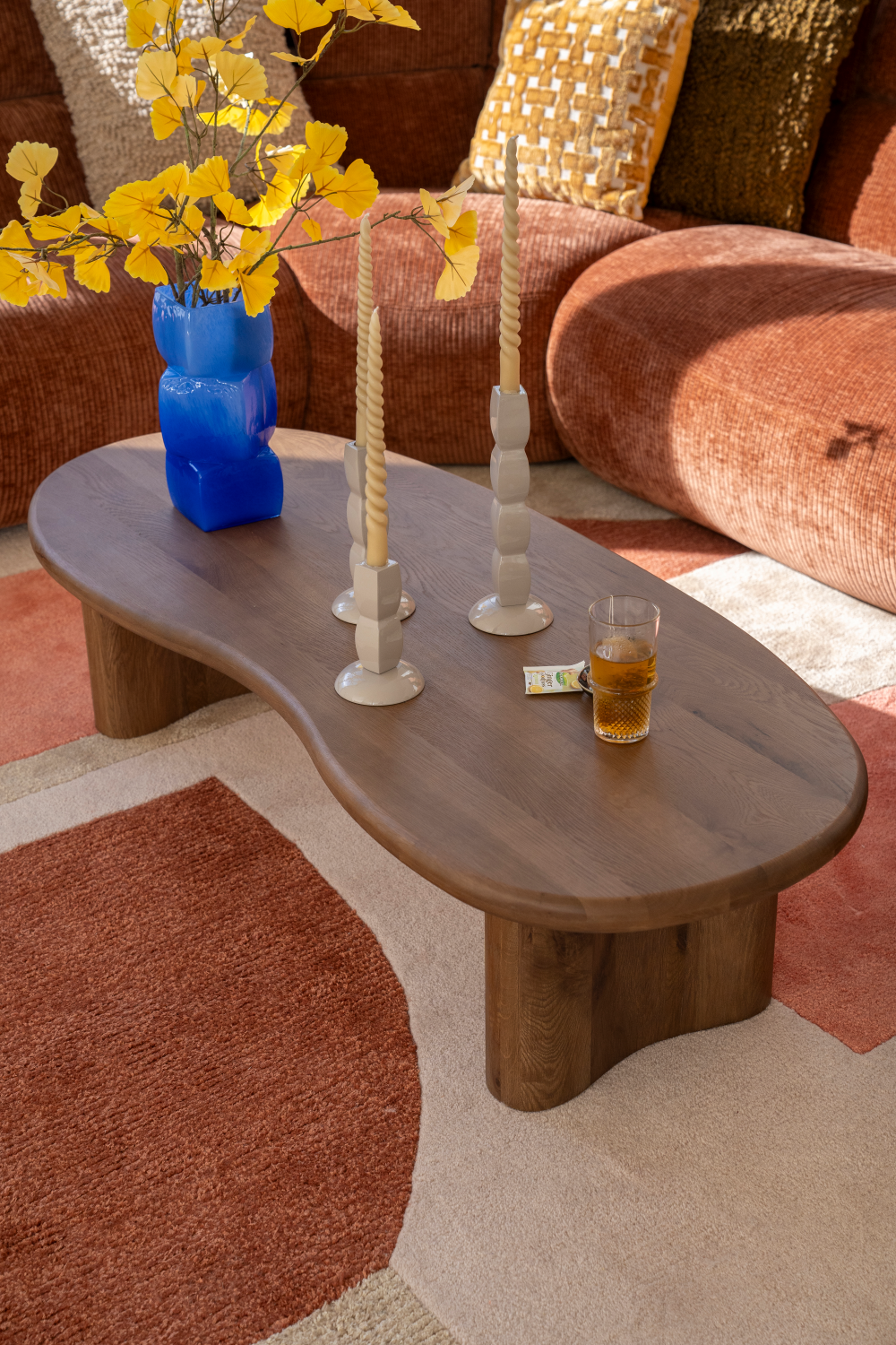 Table basse en chêne en forme de haricot