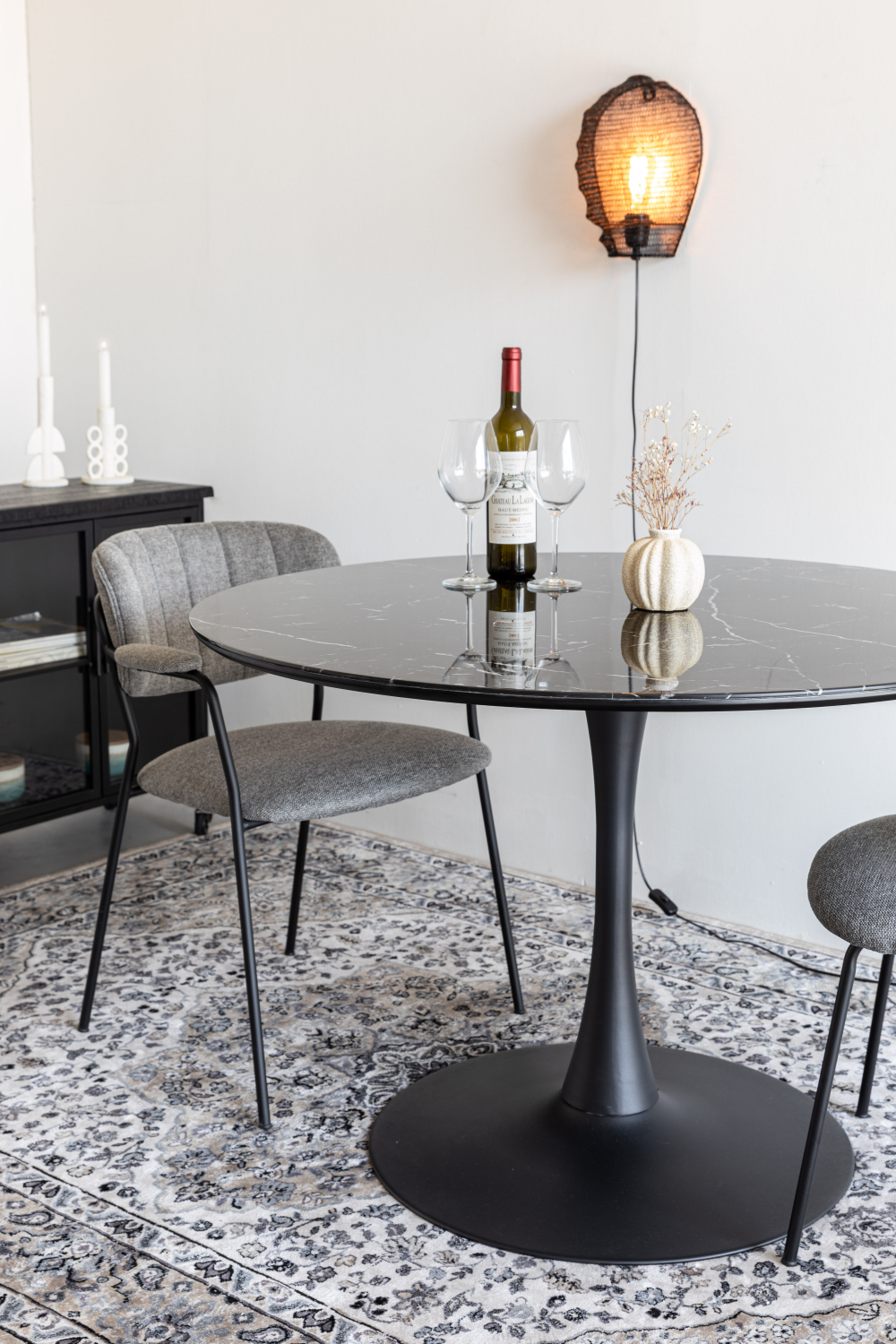 Table de salle à manger à pied central avec finition marbre