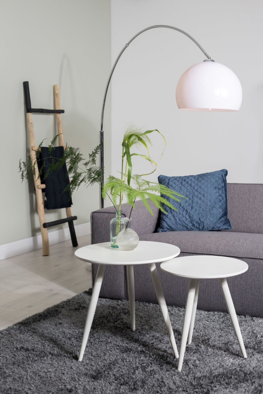 Tables d'appoint en bois à 3 pieds (2)