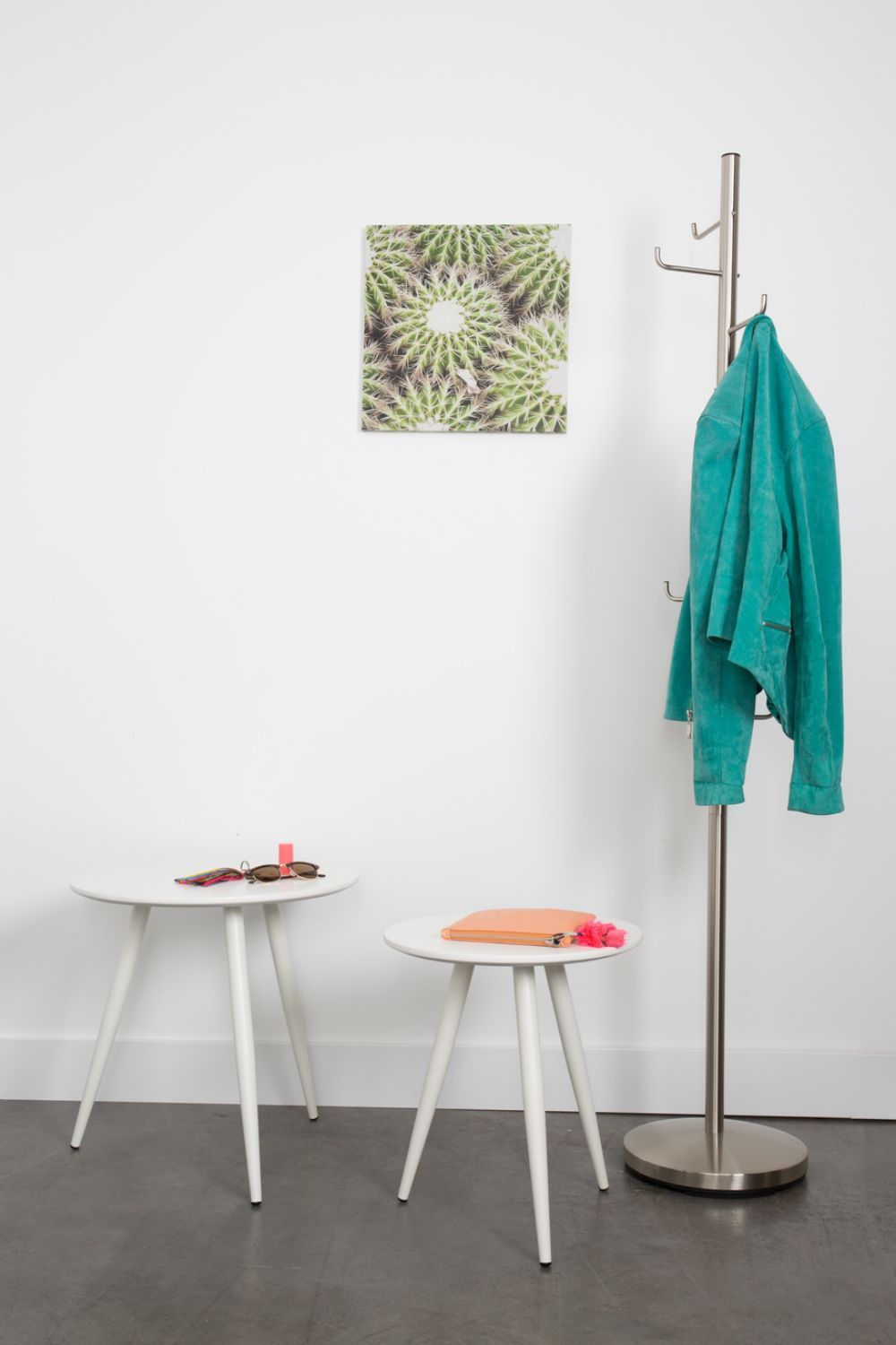 Tables d'appoint en bois à 3 pieds (2)