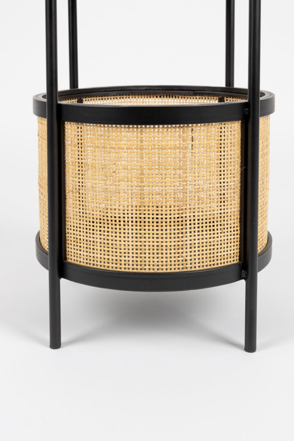 Table d'appoint avec accents en rotin