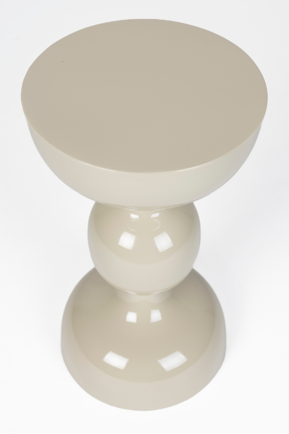 Table d'appoint en métal moderne