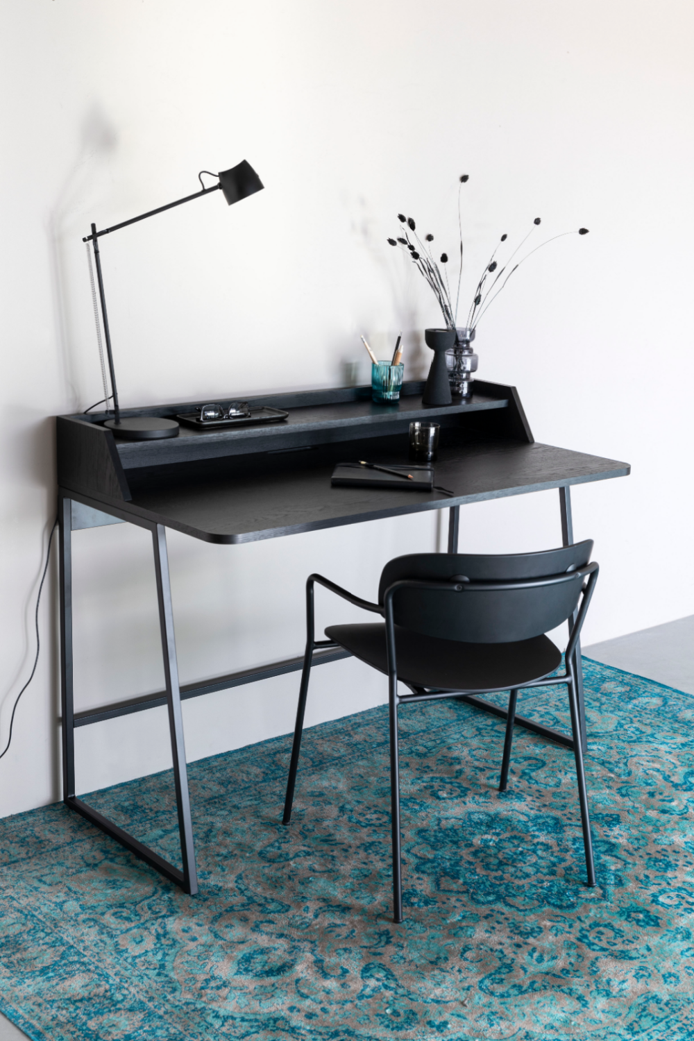 Bureau en bois noir