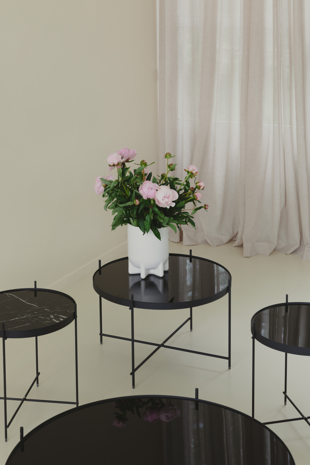 Table d'appoint ronde encadrée (G)