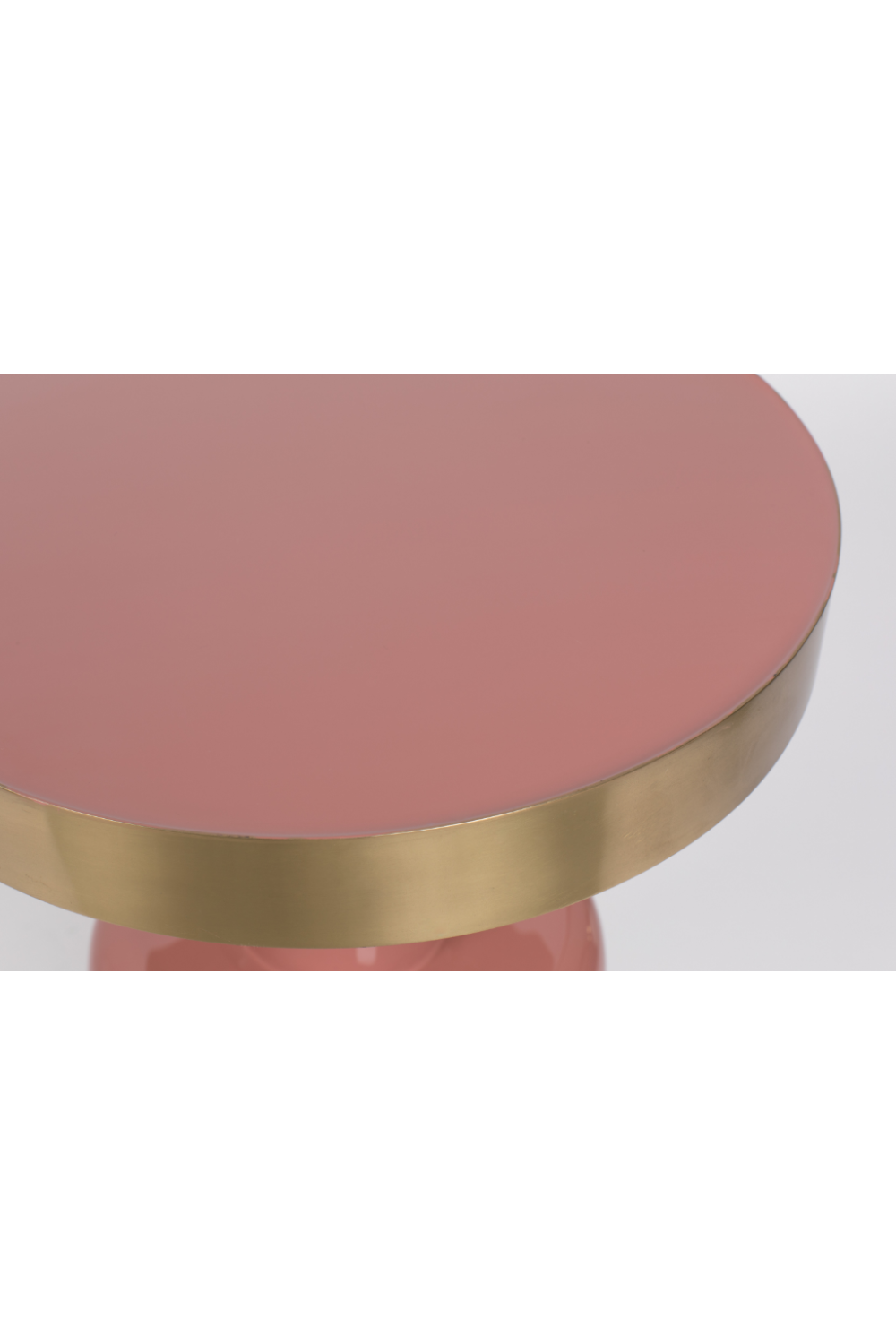 Table d'appoint sculpturale en émail rose