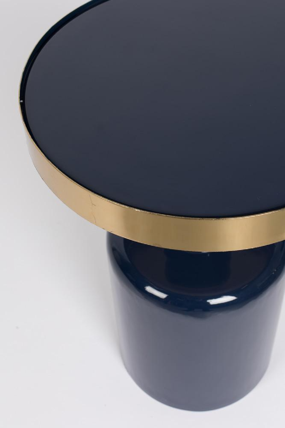 Table d'appoint sculpturale en émail bleu