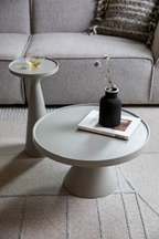 Table basse à piètement conique