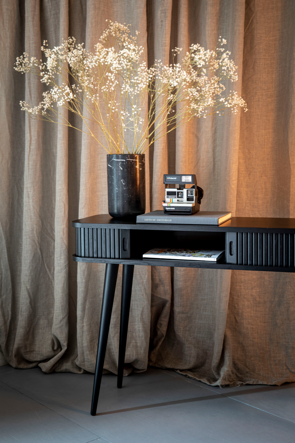 Console en bois noir